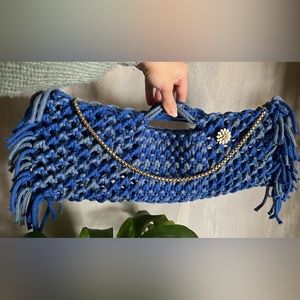 This beautiful purse is handmade and we can customize the color,size and style.